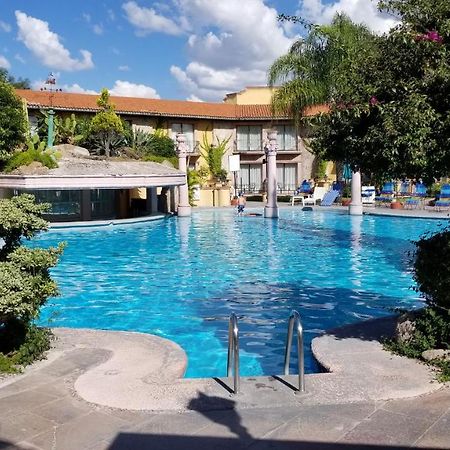 Gran Hotel Hacienda De La Noria Aguascalientes Exterior foto The swimming pool at the hotel